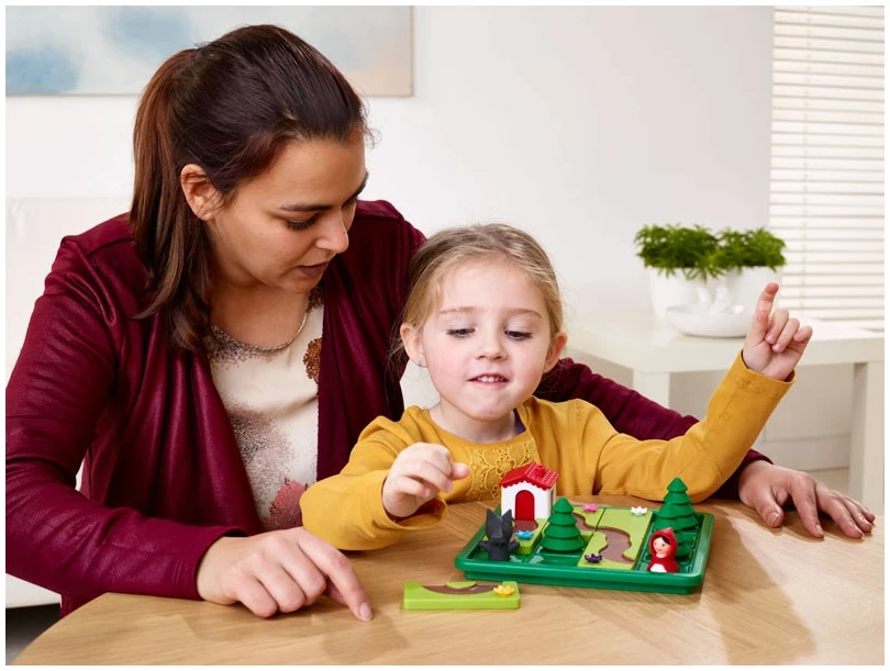 3_smartgames_little_red_riding_hood_kid_parent_2